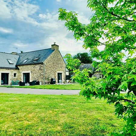 Bed and Breakfast Au Petit Bonheur De Claire Et Jo La Chapelle-Caro Zewnętrze zdjęcie