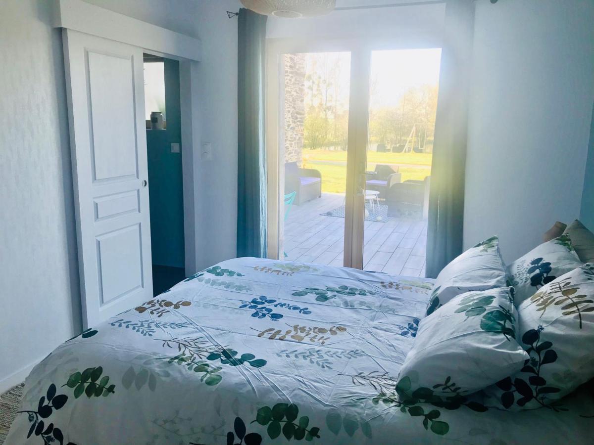 Bed and Breakfast Au Petit Bonheur De Claire Et Jo La Chapelle-Caro Zewnętrze zdjęcie